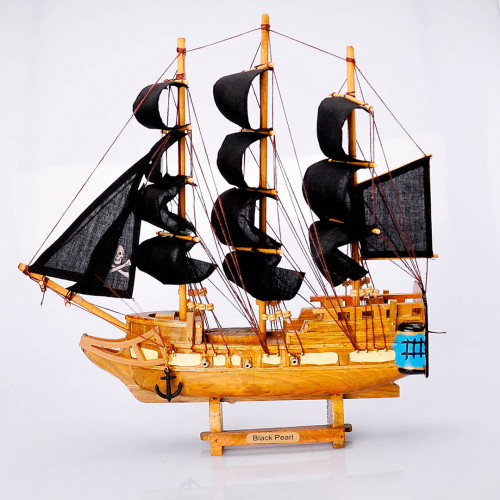 Деревянный корабль Парусник 34х33см №7 черные паруса 